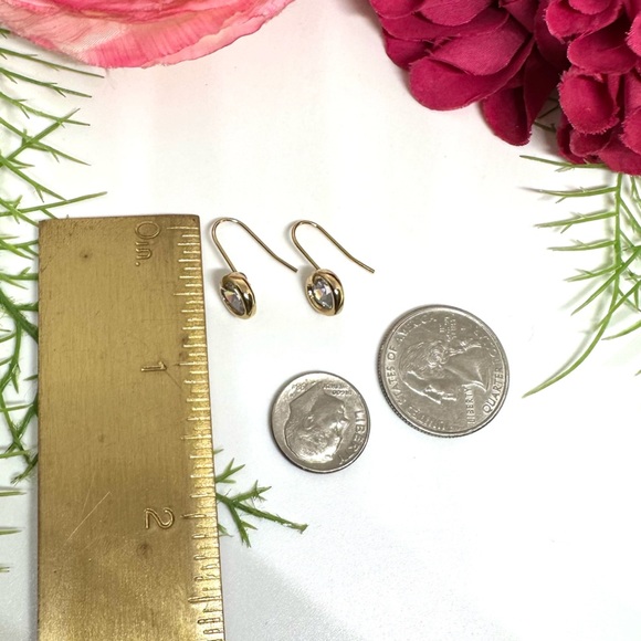 NEW⚜️Dainty Heart Crystal Dangly Earrings - Picture 5 of 5